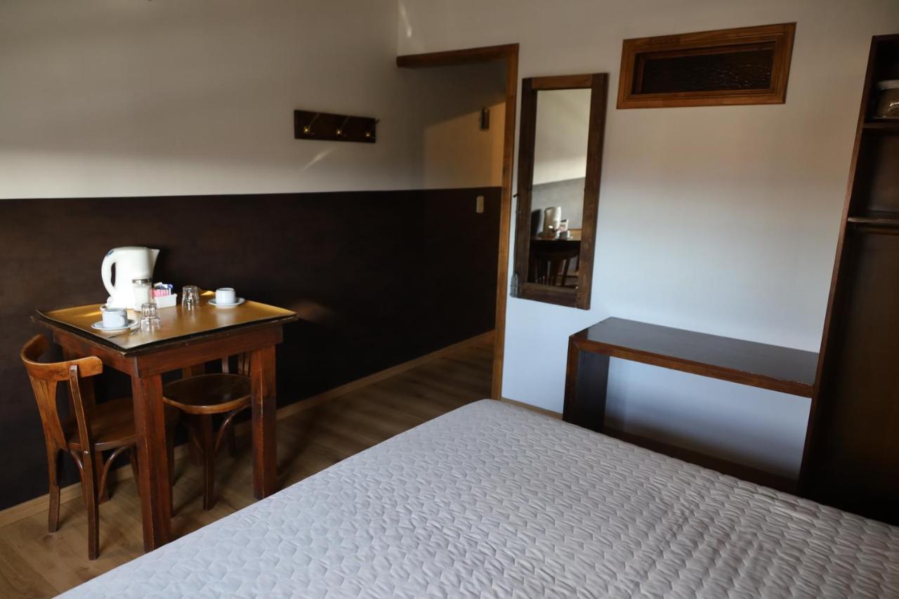 Las Avutardas Hosteria Ел Калафате Екстериор снимка
